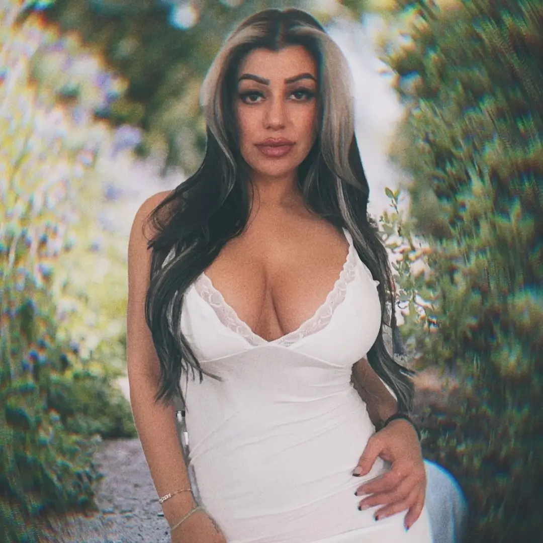 Briana Lee
